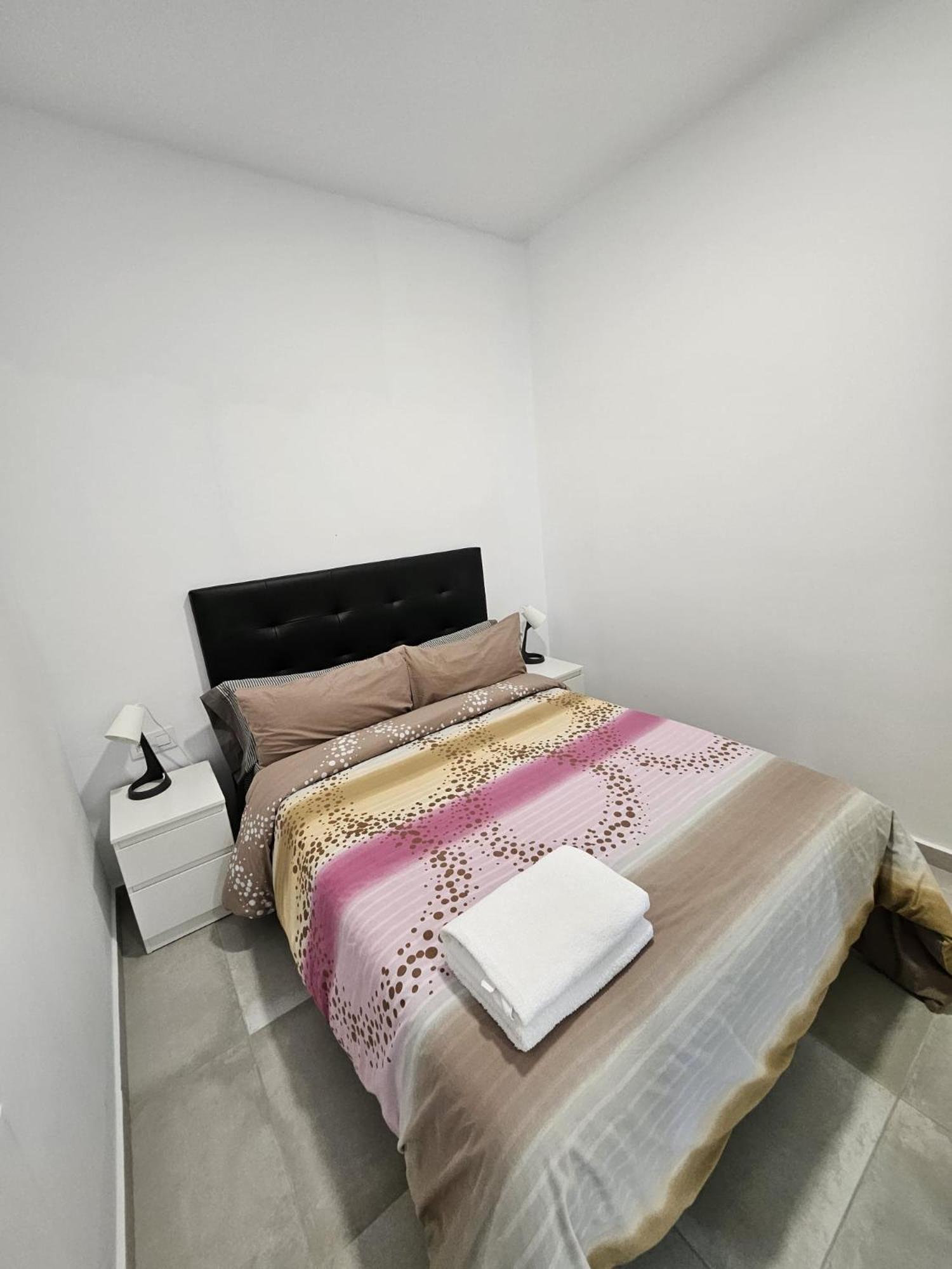 Apartments Jota Барселона Екстериор снимка