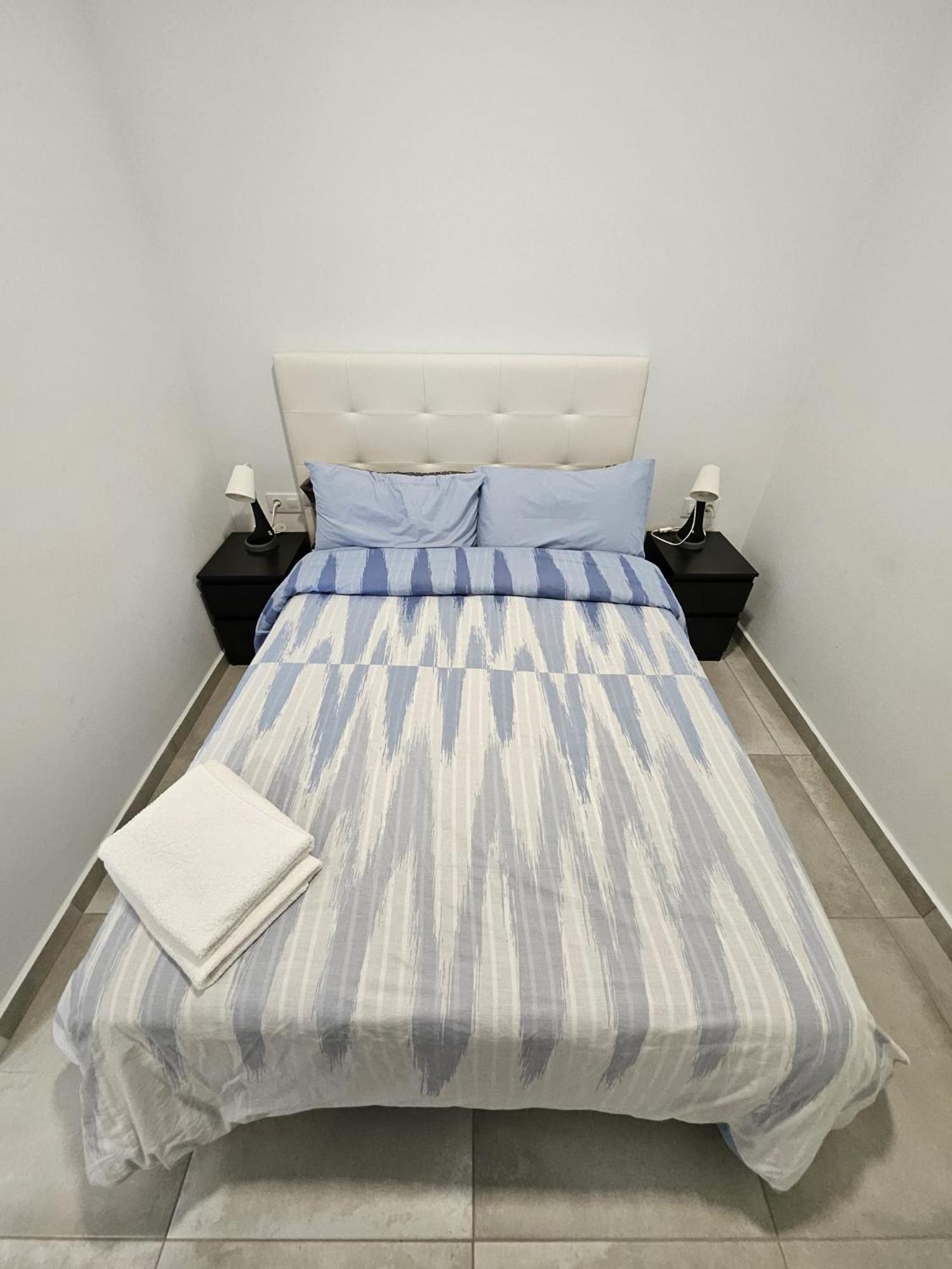 Apartments Jota Барселона Екстериор снимка