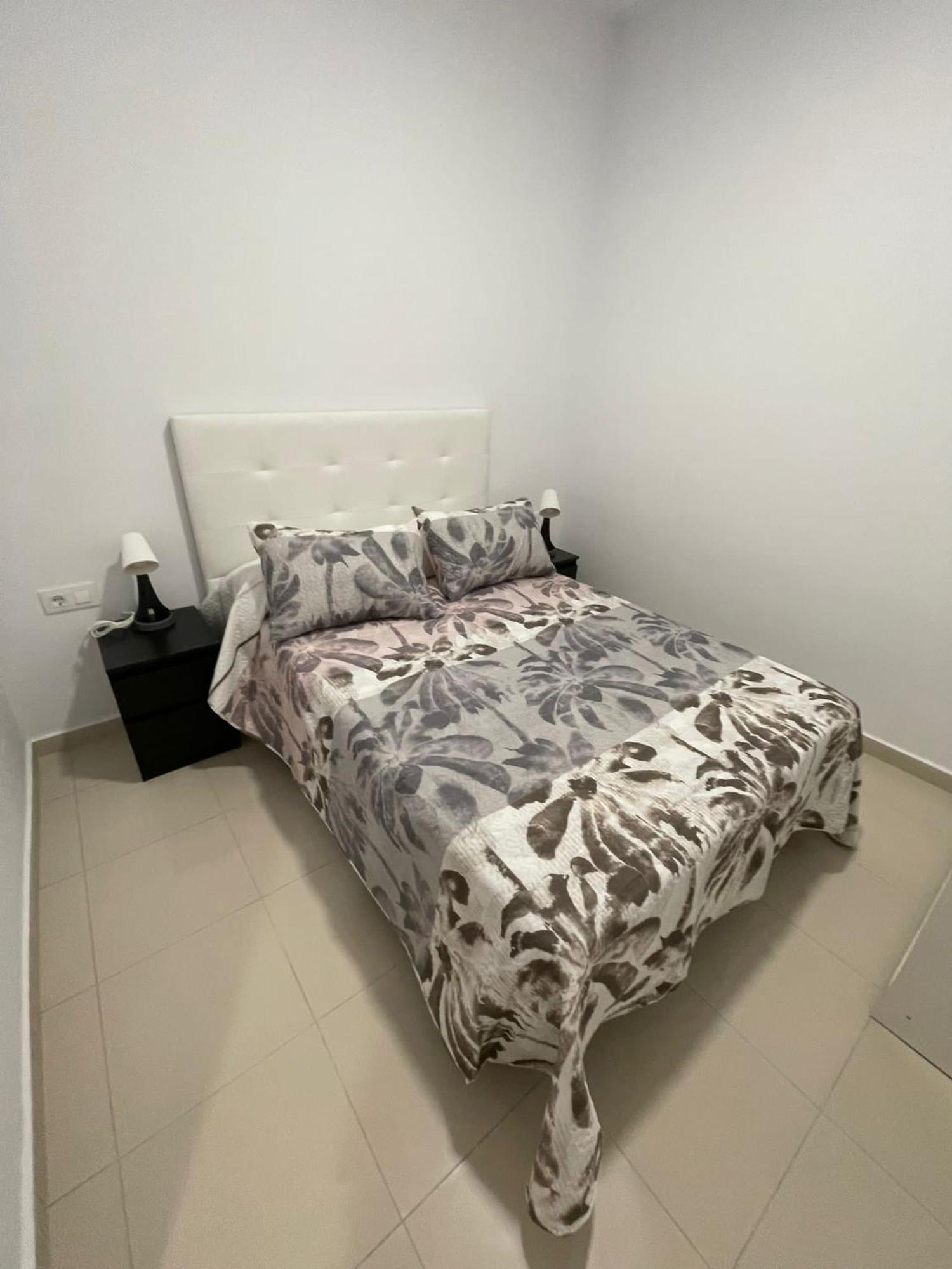 Apartments Jota Барселона Екстериор снимка